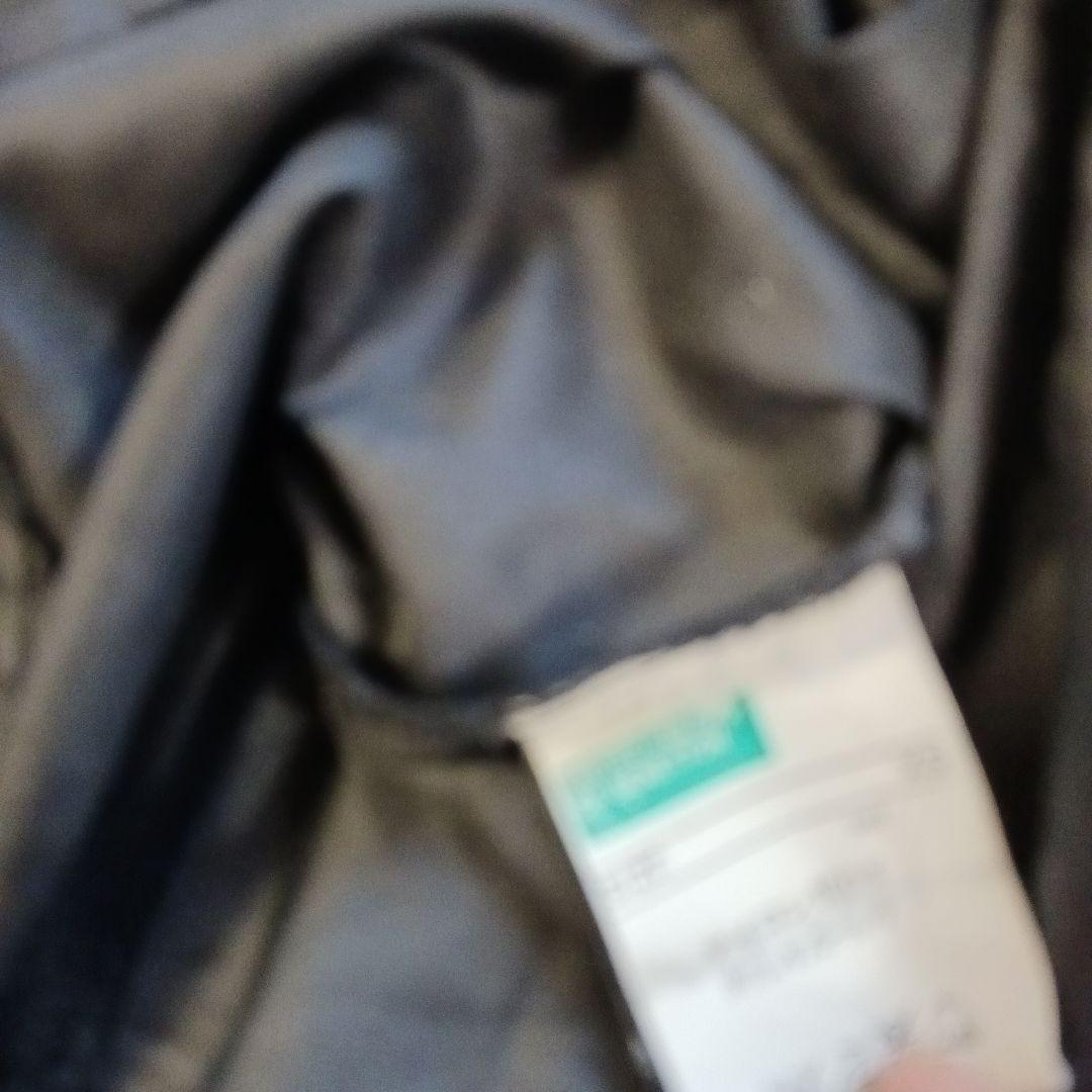 BENETTON　黒 ナイロン ウィンドブレーカー フード付き　BENETTON