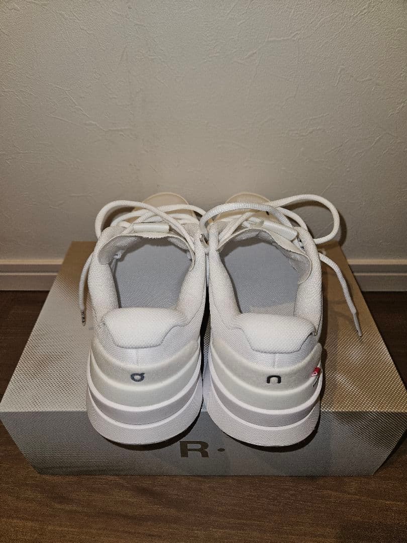 On THE ROGER Pro2　テニスシューズ　ホワイト