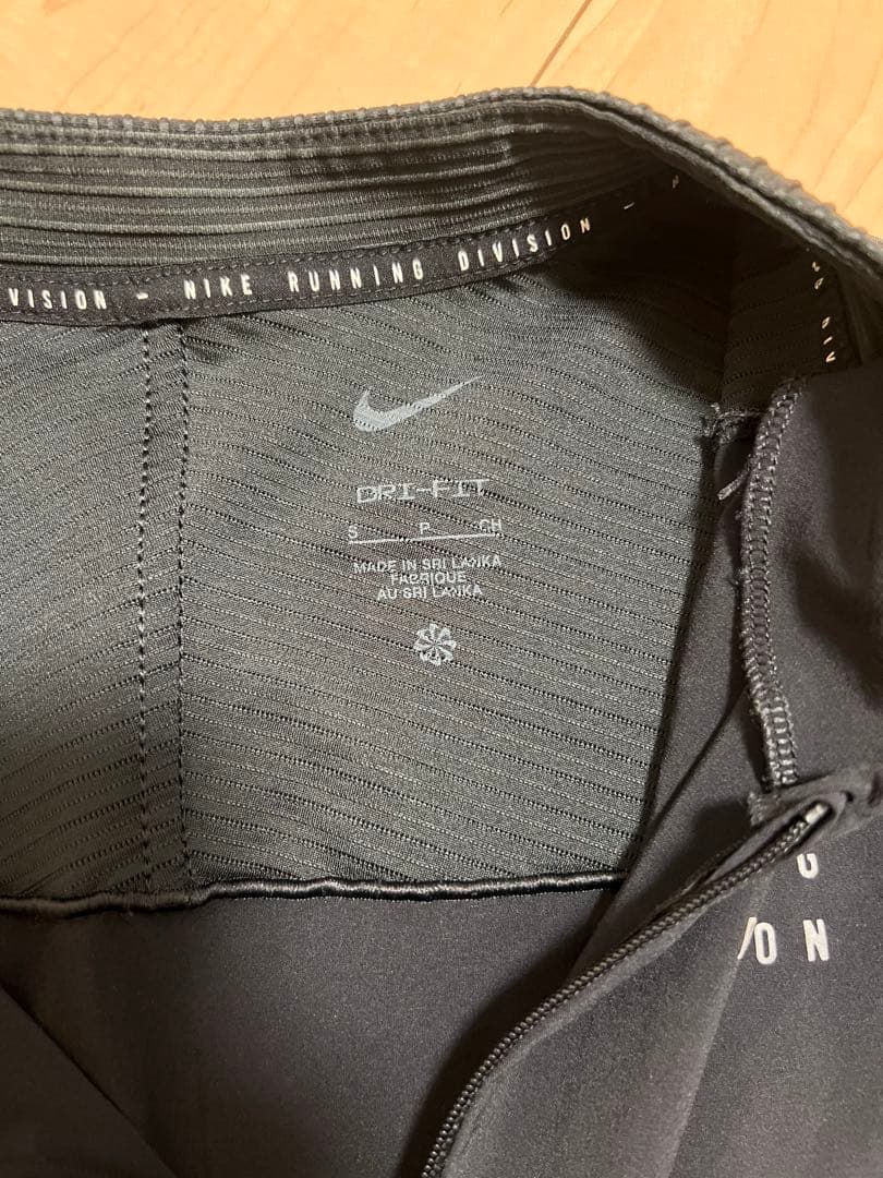 NIKE running division ナイキ　ランディビジョン