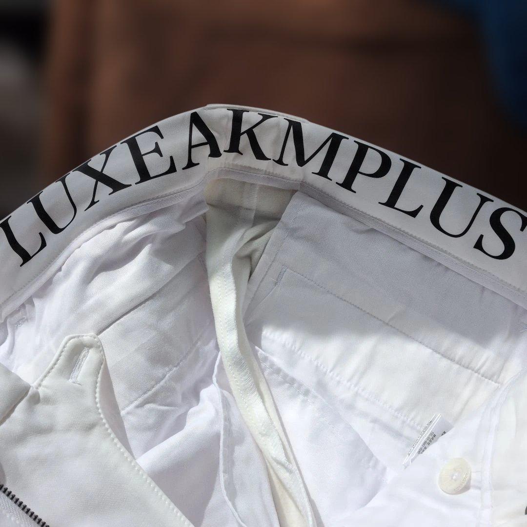 値引中【新品タグ付き】LUXEAKMPLUS ホワイトパンツ