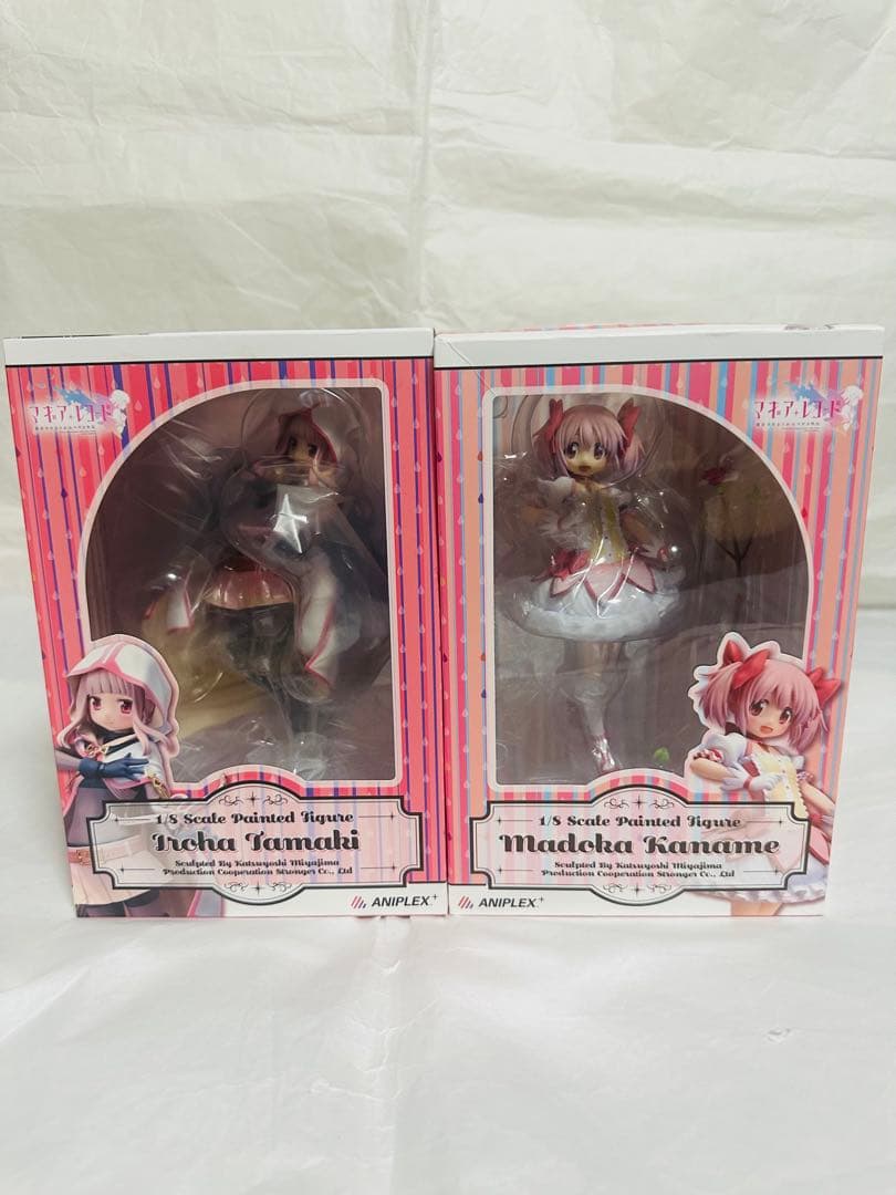 (新品未開封)環いろは (開封美品)鹿目まどか1/8スケールフィギュア【特典付】