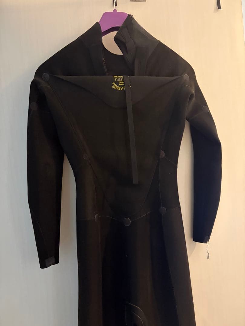 BILLABONG ブラック フルスーツ