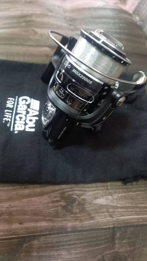 美品　アブガルシア　MGX2500S　スピニングリール