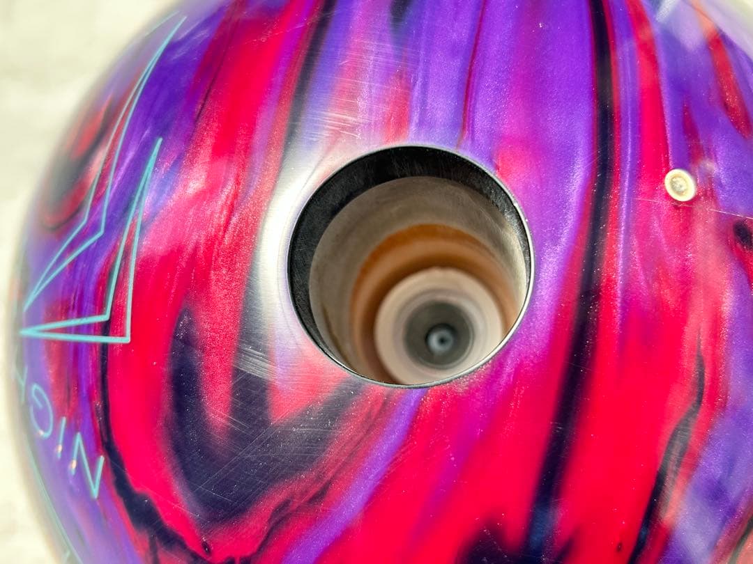 BLACK WIDOW NIGHTMARE 14LB ボウリングボール