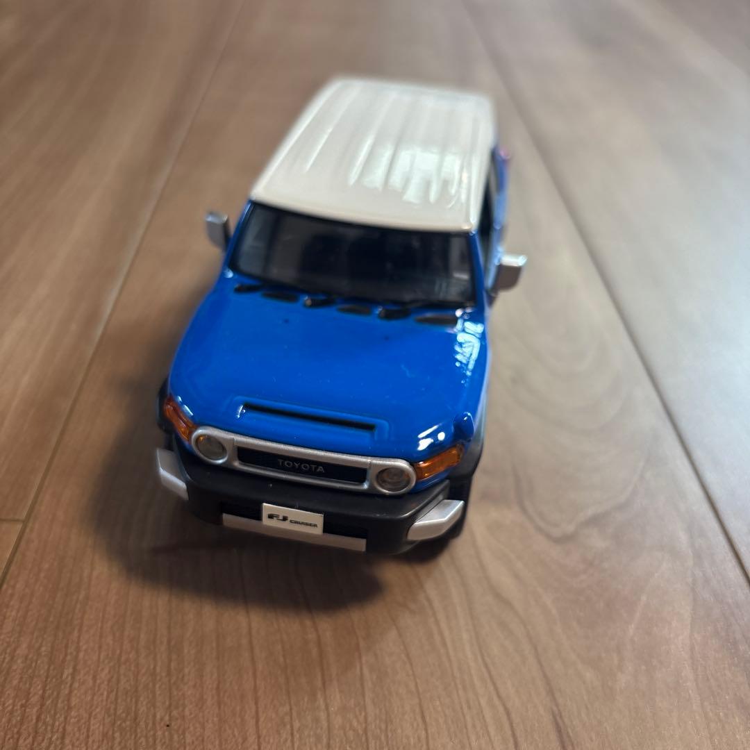 【非売品】TOYOTA FJクルーザー　色見本ミニカー　ツートンブルー