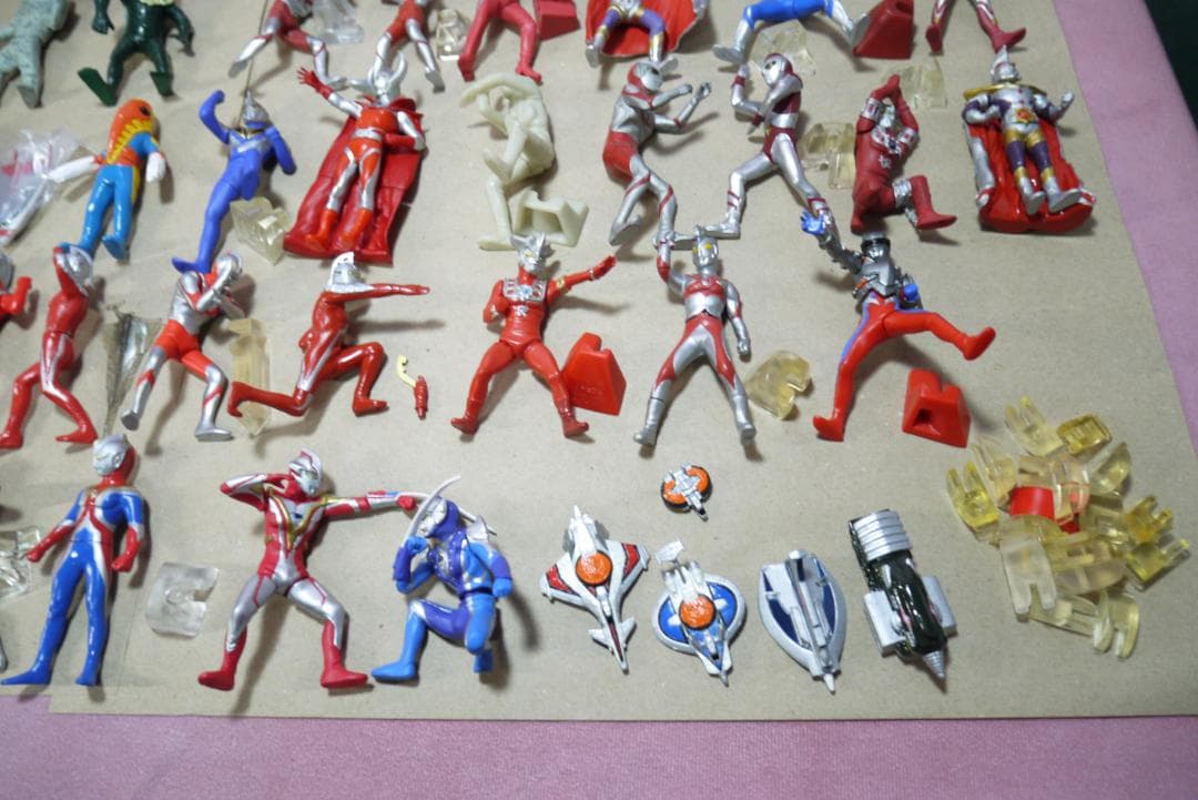 HG ウルトラ怪獣名鑑　ウルトラマン　ウルトラ怪獣　97体
