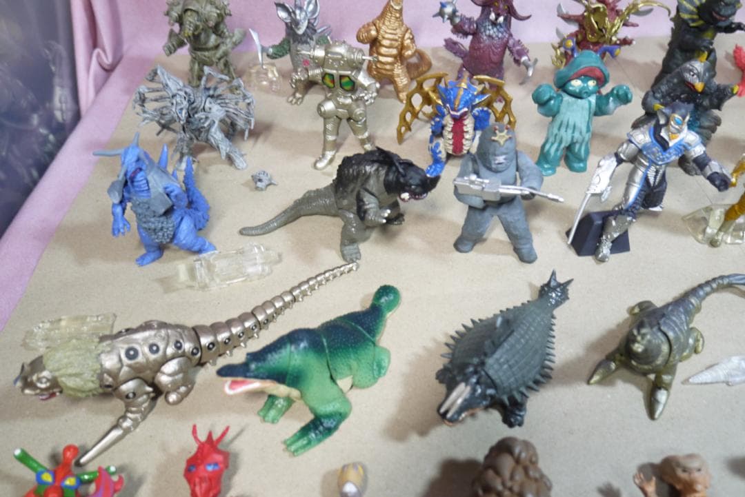 HG ウルトラ怪獣名鑑　ウルトラマン　ウルトラ怪獣　97体