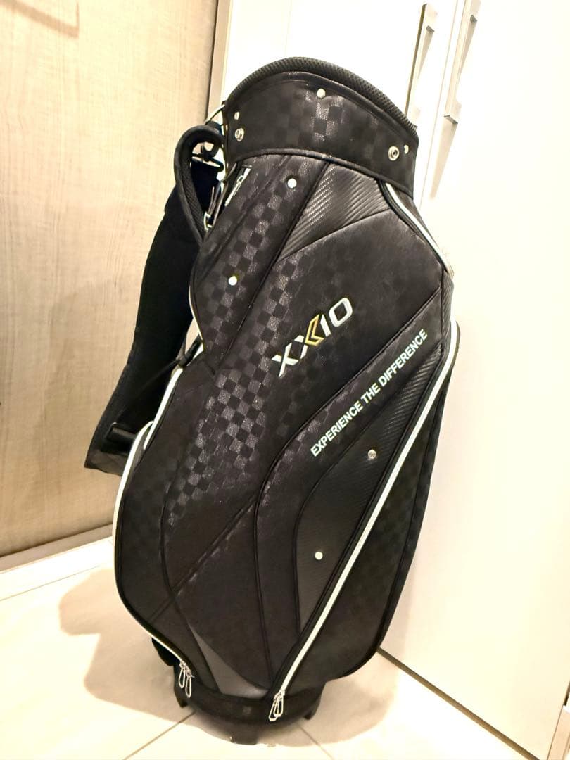 XXIO ゼクシオ キャディバッグ 9.5型 軽量2.4kg カート フード付