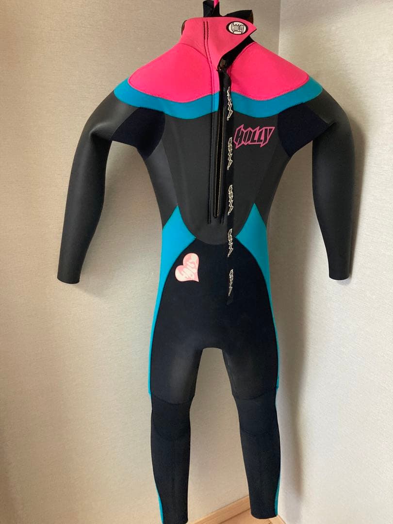 HOLLY ハリー　レディースセミドライウェットスーツ　グローブ、ブーツ付き