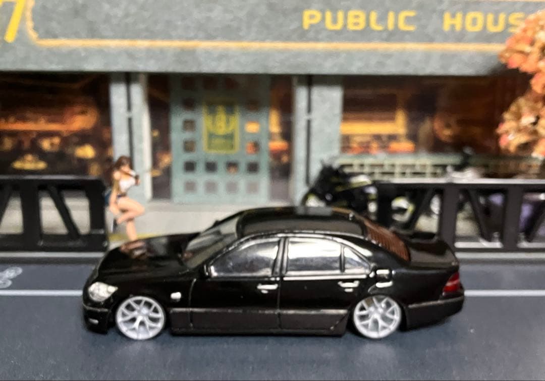 ミニカー 1/64 トヨタ　セルシオ 改造