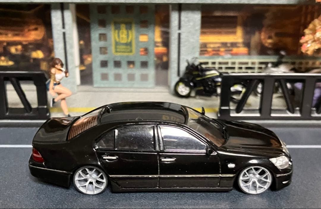 ミニカー 1/64 トヨタ　セルシオ 改造