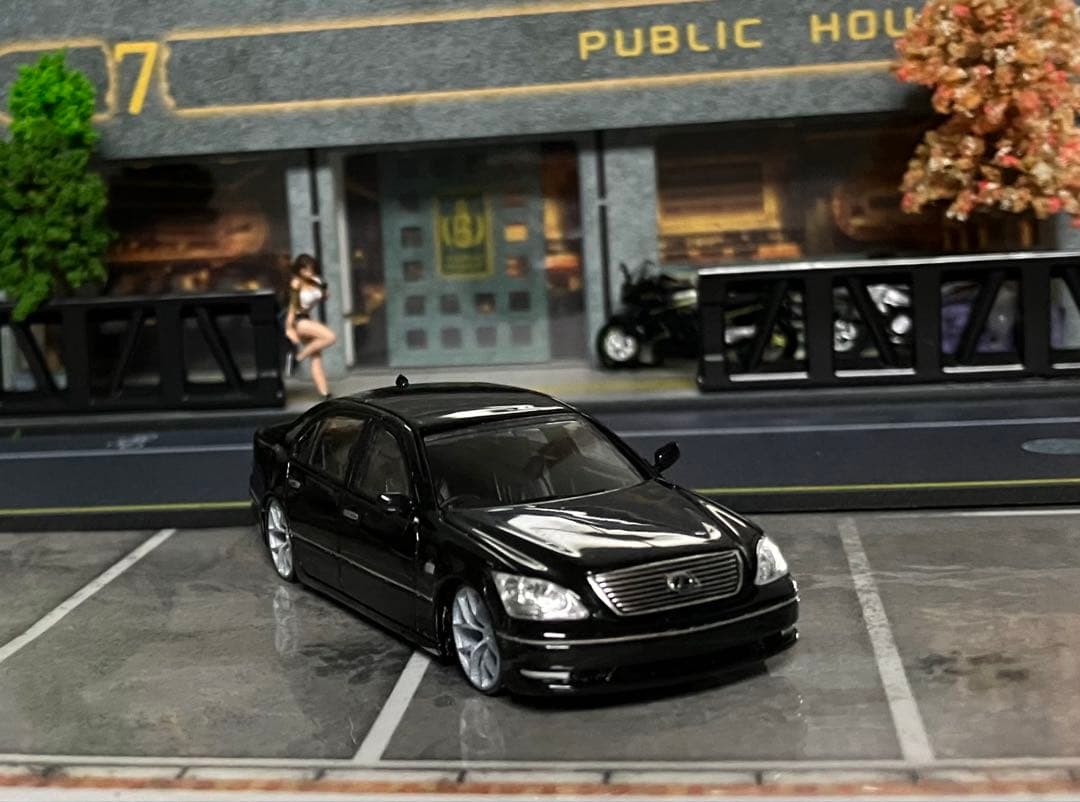 ミニカー 1/64 トヨタ　セルシオ 改造