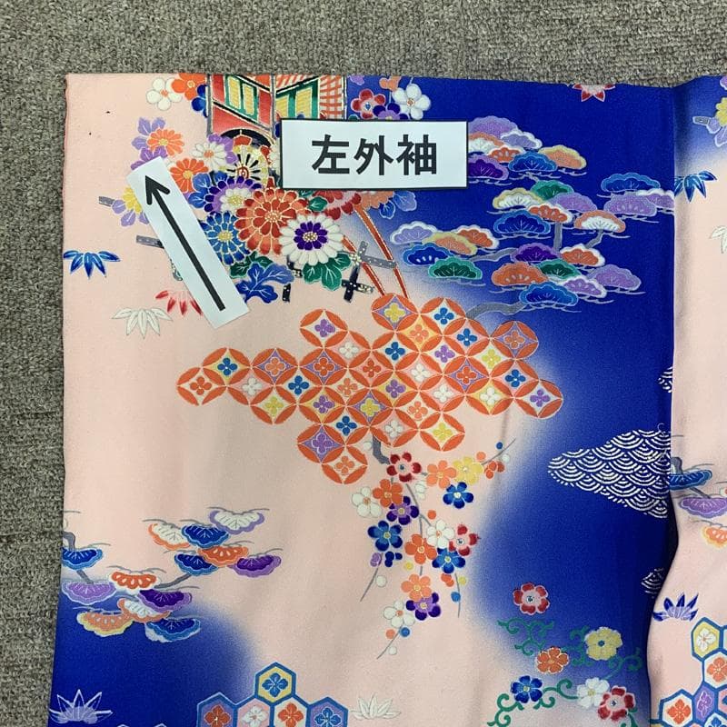 503ag69□七五三 七歳 女児 着物&袋帯&長襦袢 金彩 御所車□状態良好