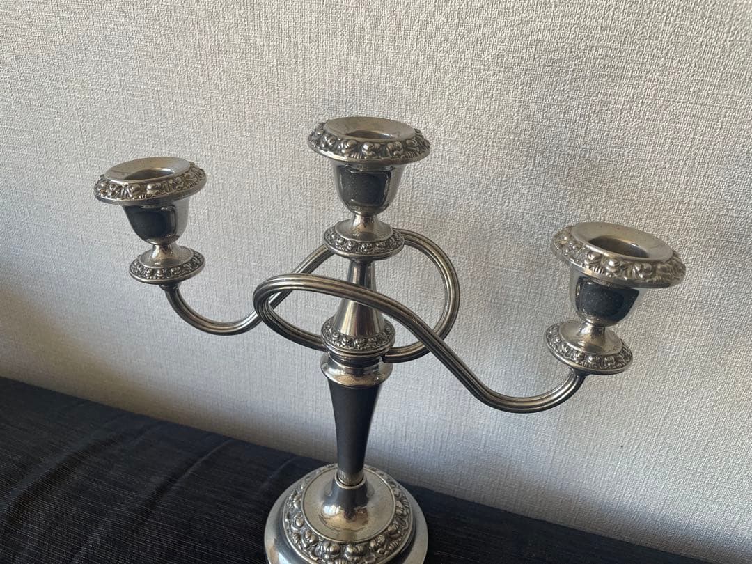 イギリス　アンティーク　薔薇モチーフのキャンドルスタンド トリプルホルダー