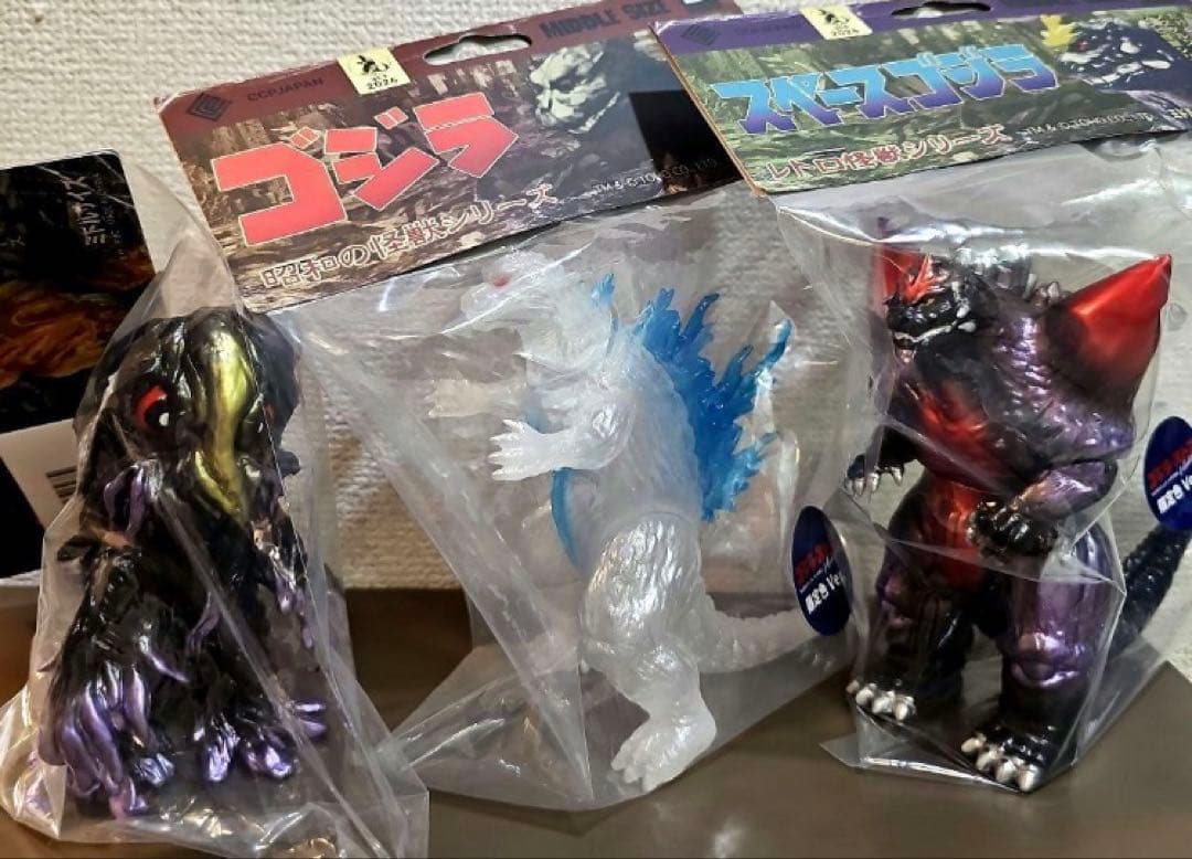 新品未開封　ゴジラ　フィギュア