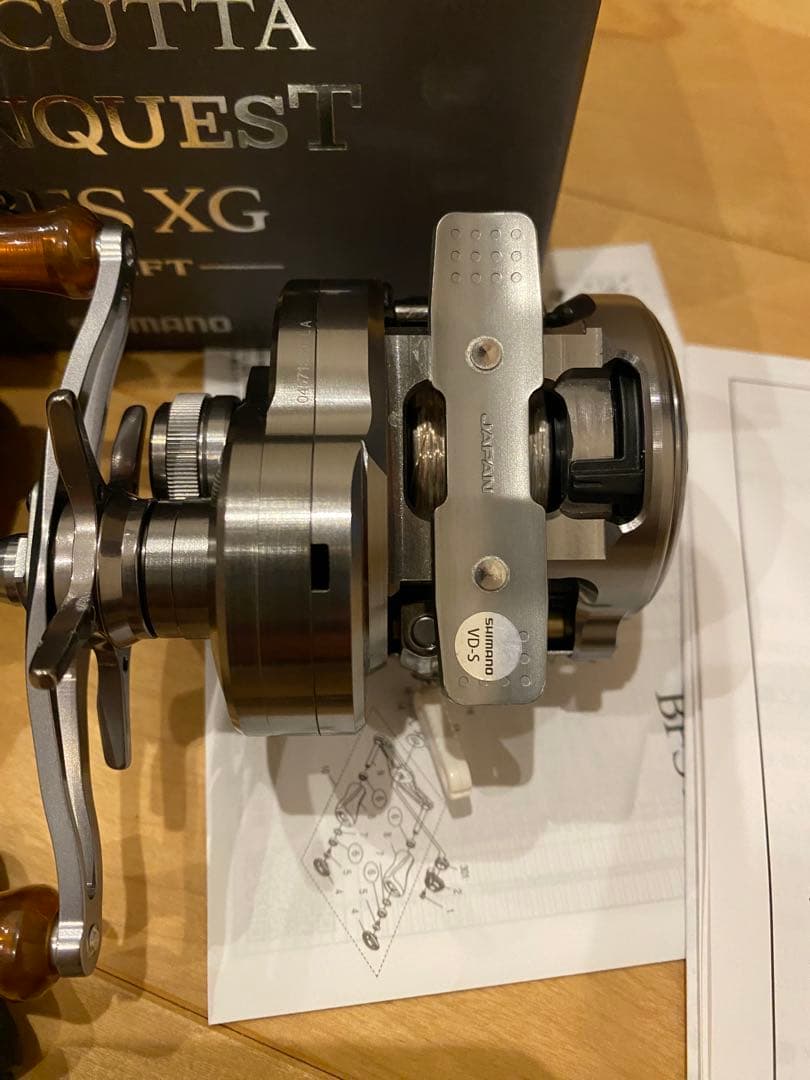 SHIMANO カルカッタコンクエスト BFS XG 左ハンドル