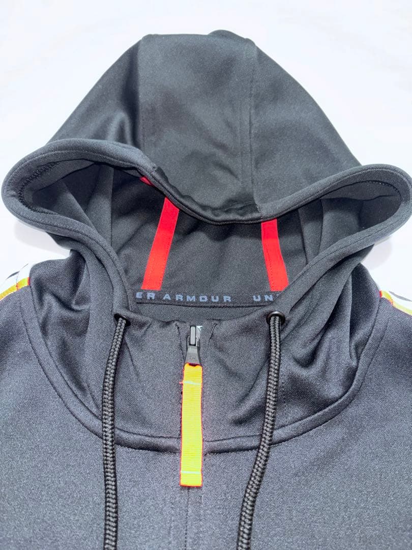 UNDER ARMOUR UNSTOPPABLE フルジップパーカー