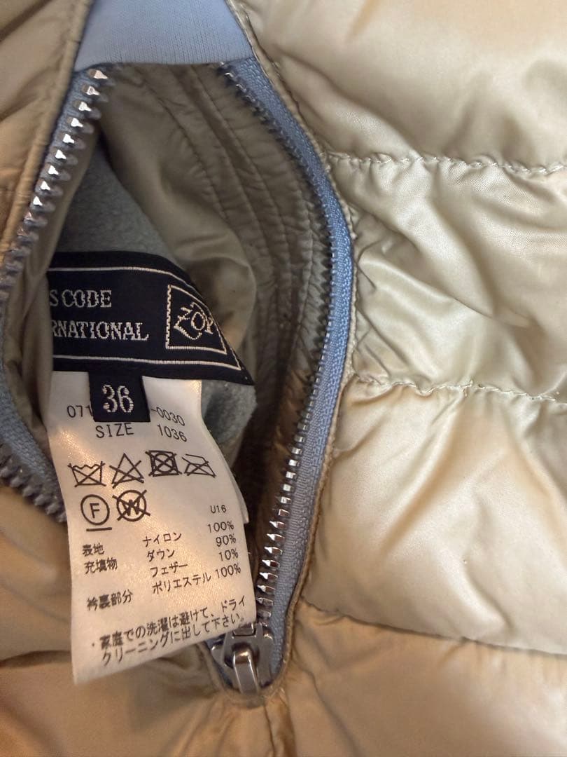 【美品】ZOY ゴルフ ダウンベスト サイズ36 ベージュ