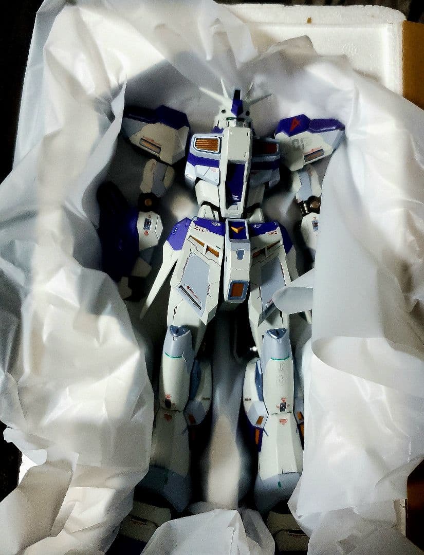 L BUILD Hi-νガンダム　※シールド交換品