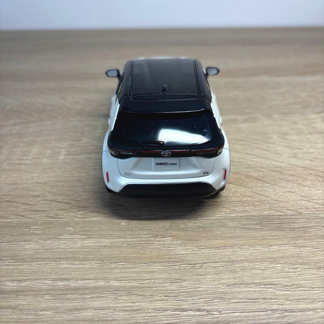 非売品 トヨタ ヤリスクロス 2トーン 1/30カラーサンプルミニカー