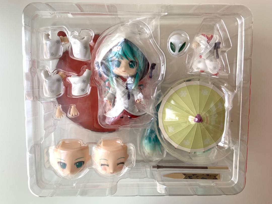 ねんどろいど いちご白無垢　初音ミク
