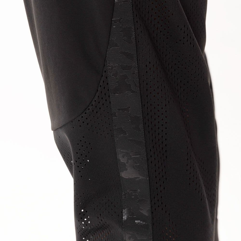 新品ATHLETAトレーニングパンツo-rei黒