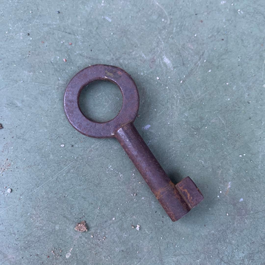 アンティーク箪笥金具カギ付き