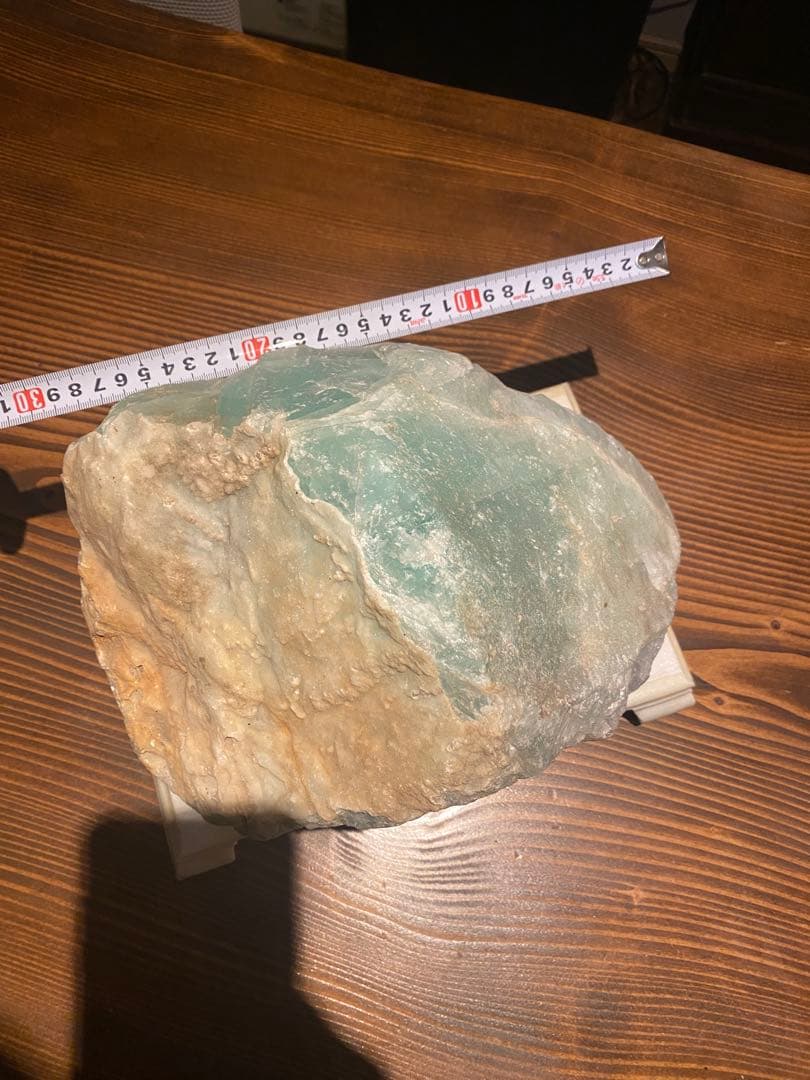 鉱物標本　大きな原石 重量級 台座付き