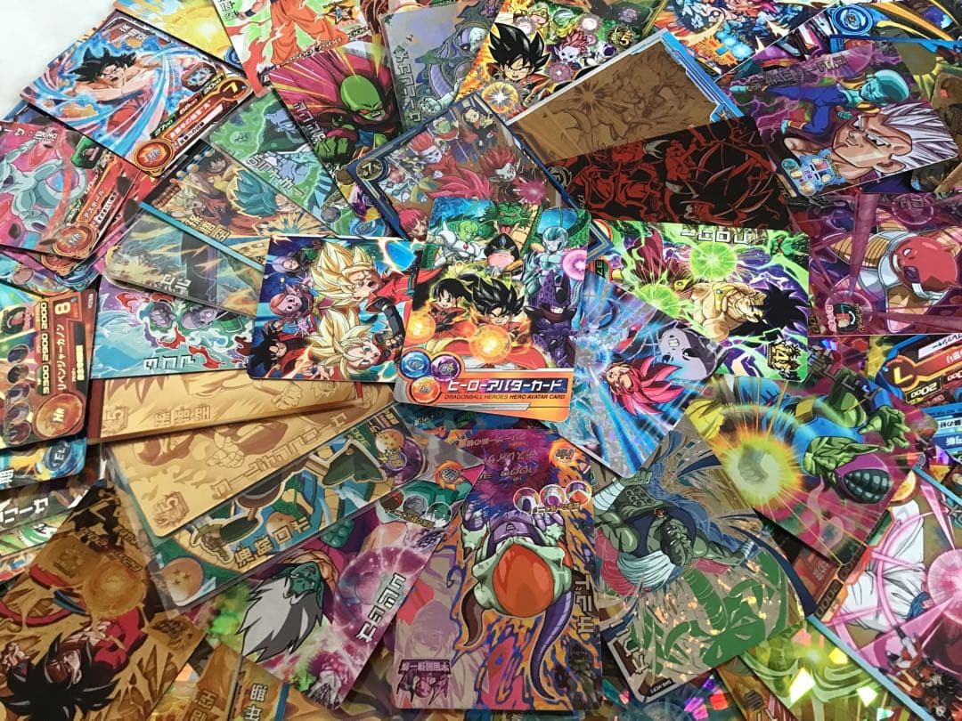 引退品　ドラゴンボールヒーローズカード　200枚以上　レアカード　バインダーつき