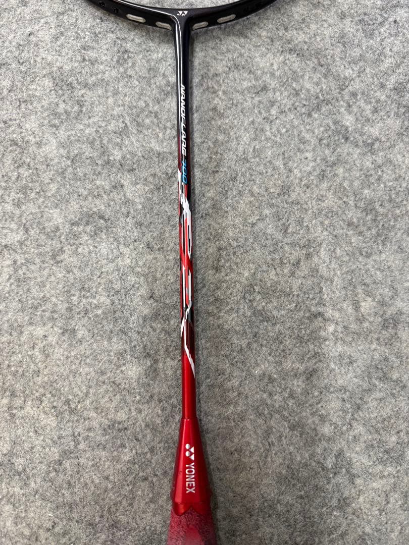 YONEX バドミントンラケット 赤黒