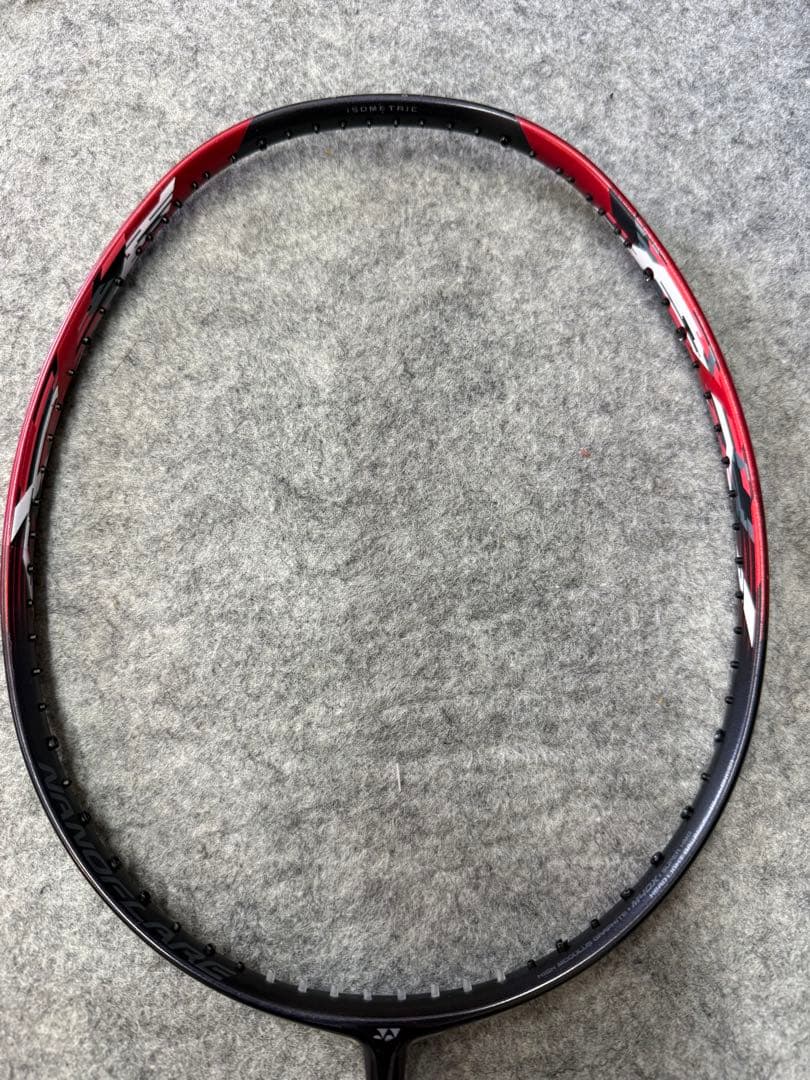 YONEX バドミントンラケット 赤黒
