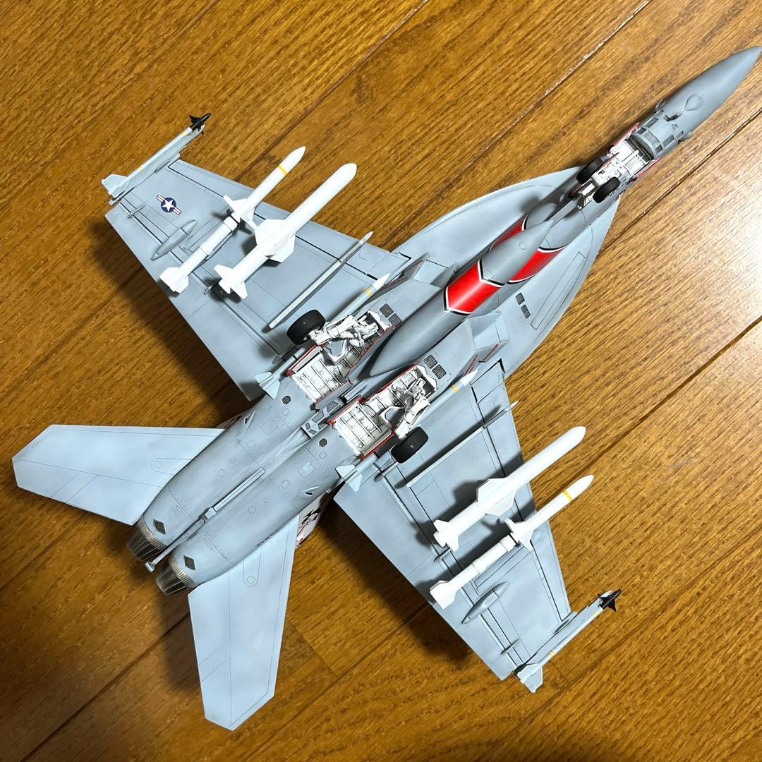 戦闘機プラモデル完成品1/48 F-18スーパーホーネット