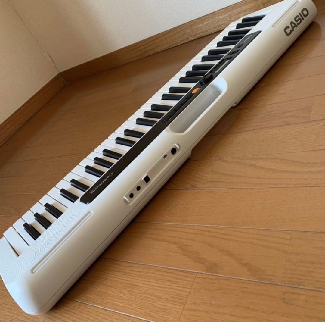 美品 CASIO CT-S200WE カシオ 61鍵盤 電子ピアノ ケース付