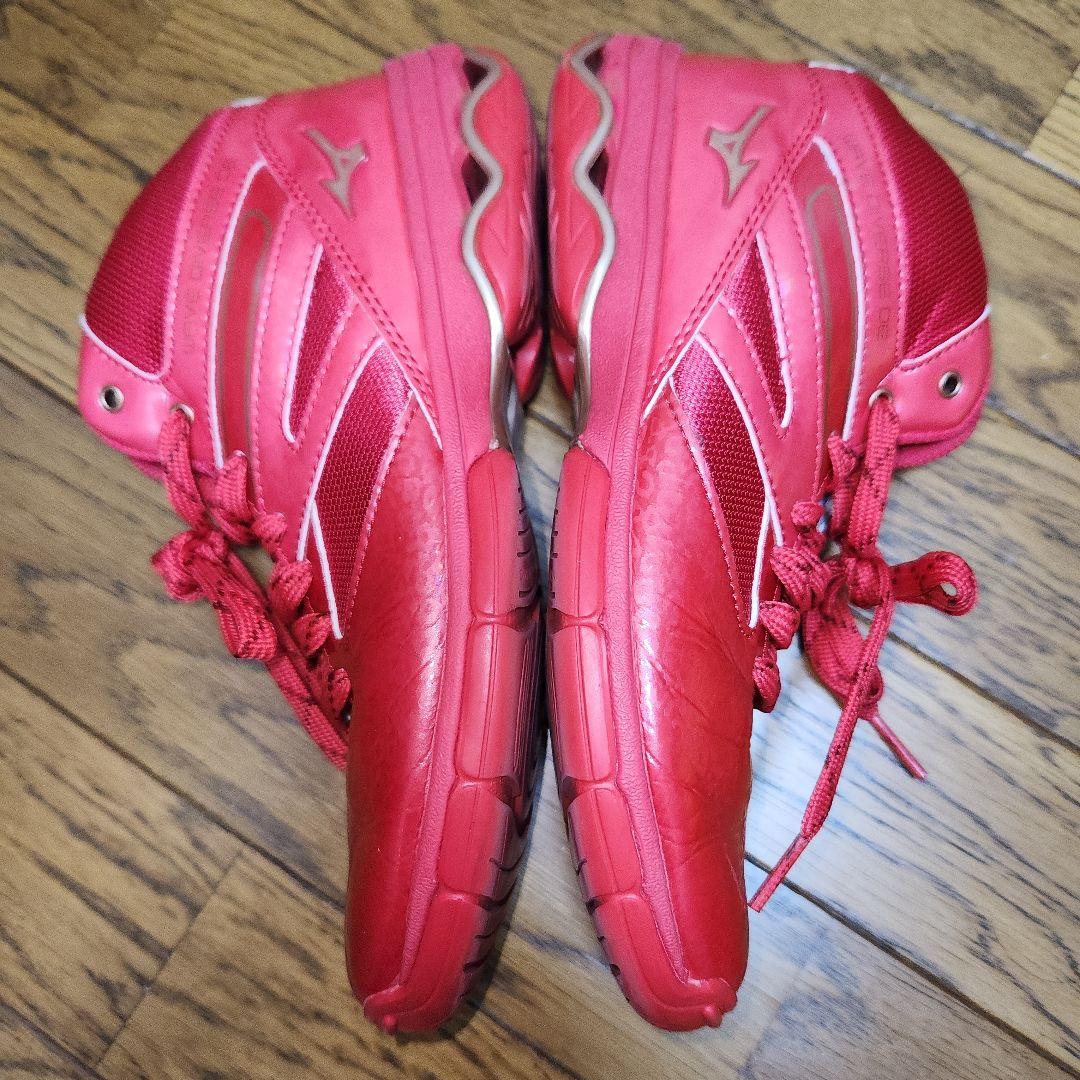 【美品】ミズノ　ウェーブダイバース　ZUMBA、ダンス　赤