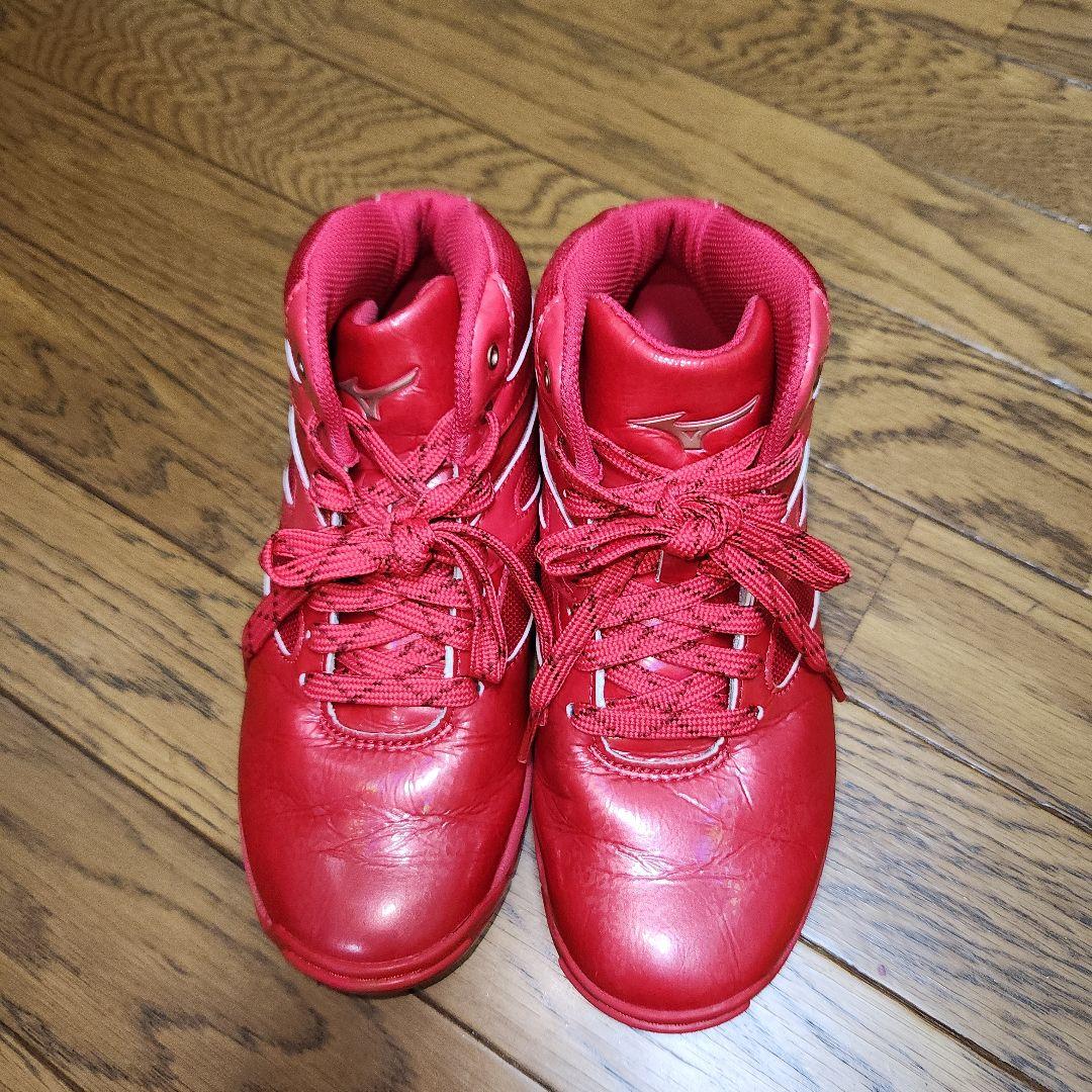 【美品】ミズノ　ウェーブダイバース　ZUMBA、ダンス　赤
