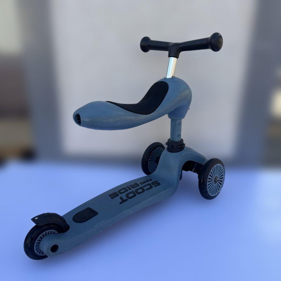 SCOOT AND RIDE 三輪車 ブルー　変形できるタイプ