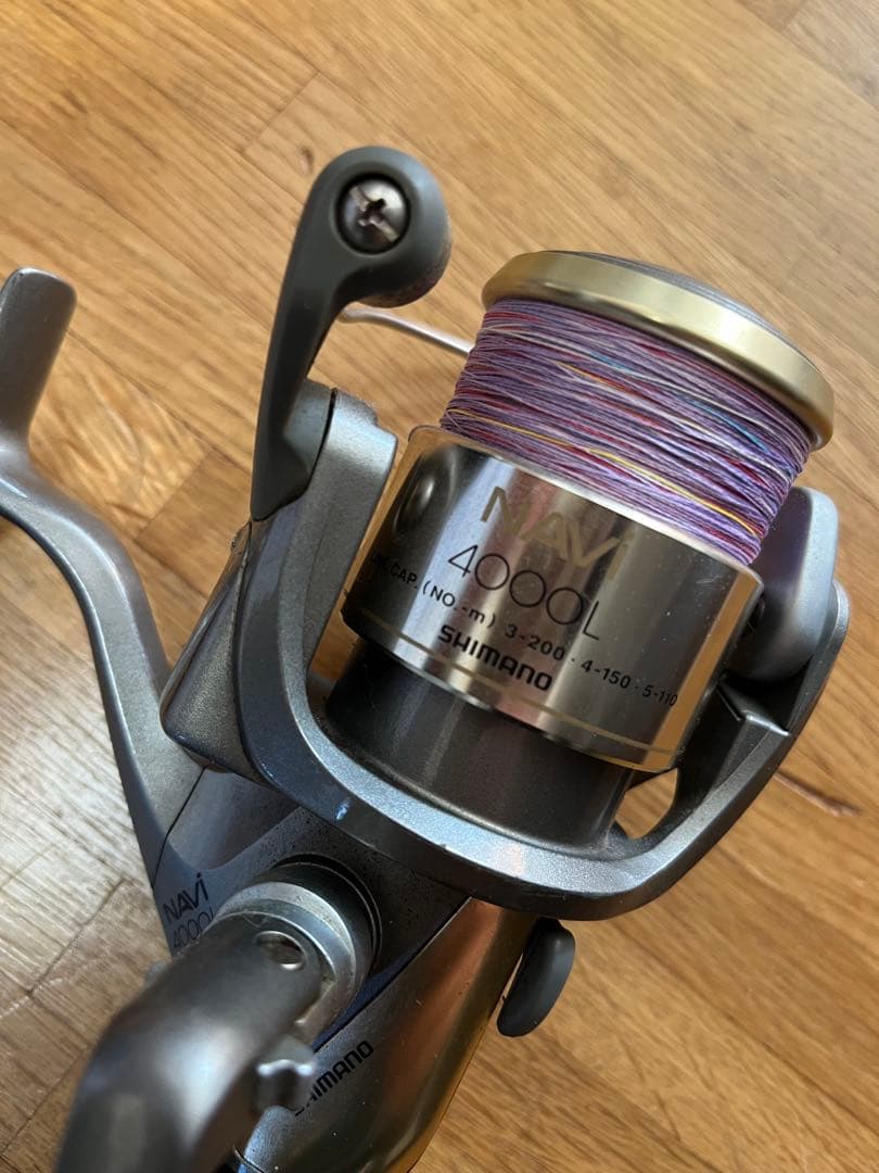 MAVI4000L シマノ　リール