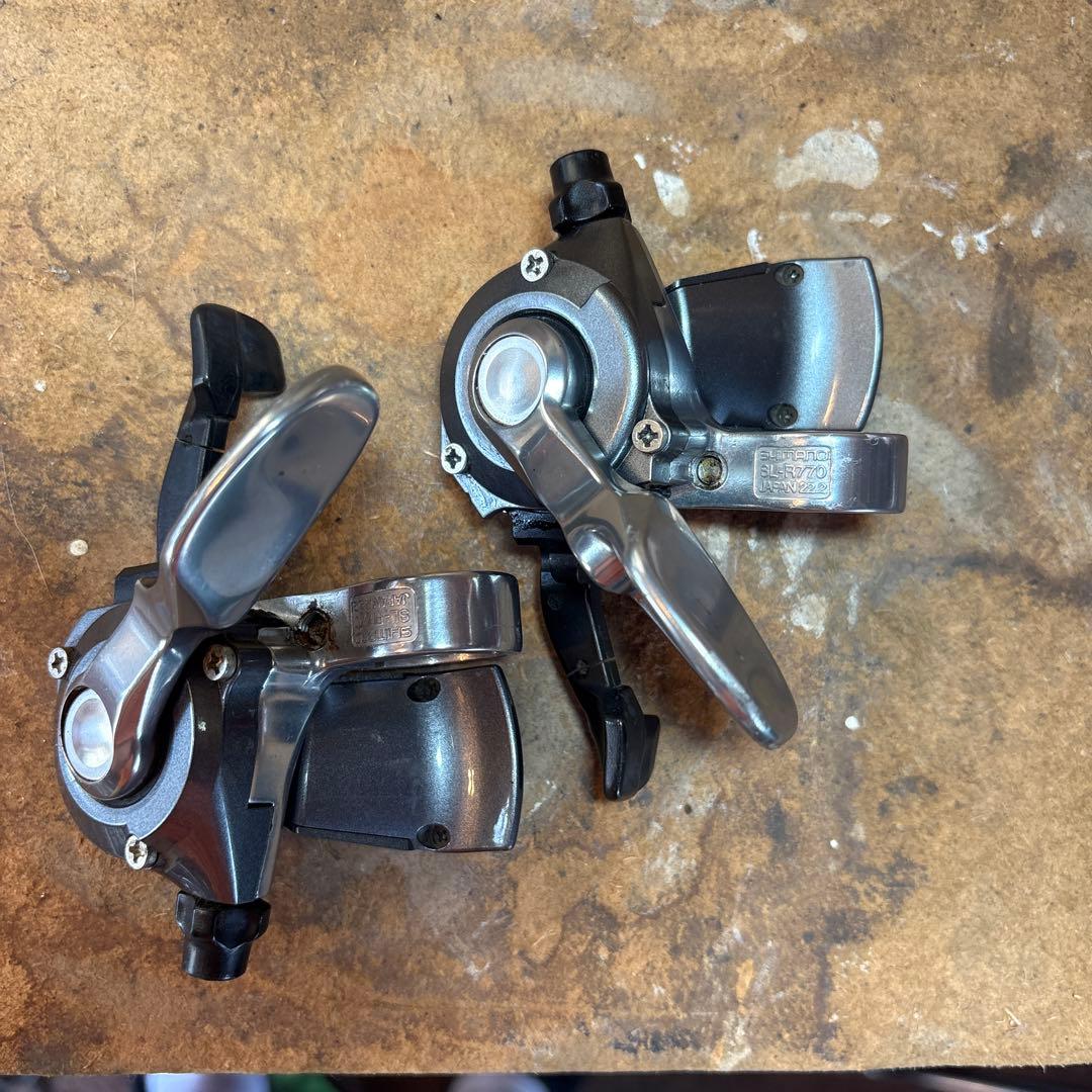 完動品　Shimano SL-R770シフター 左右セット