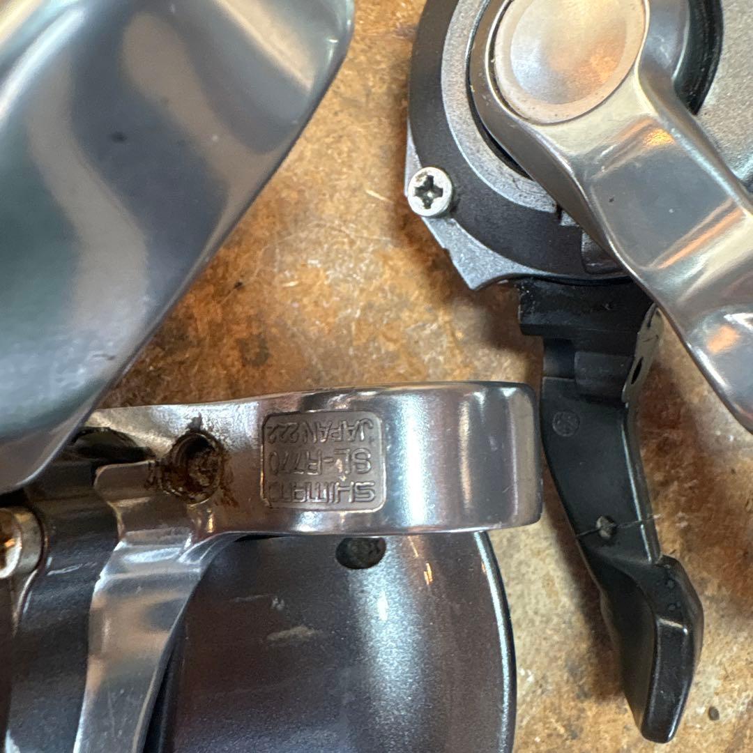 完動品　Shimano SL-R770シフター 左右セット