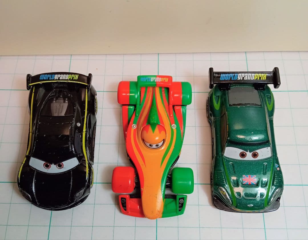 トミカディズニーカーズ３台