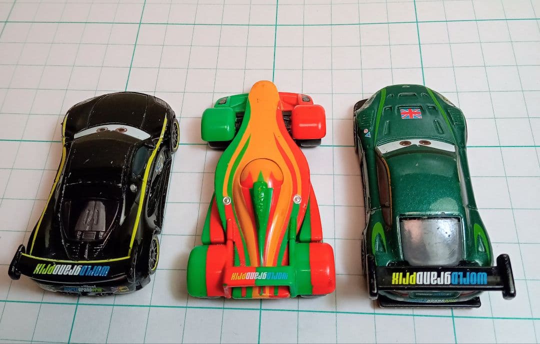 トミカディズニーカーズ３台