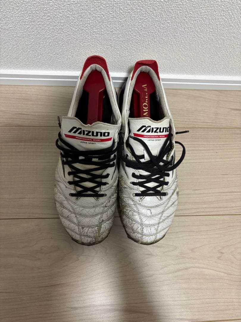 Mizuno サッカースパイク ホワイト/レッド 天然芝対応