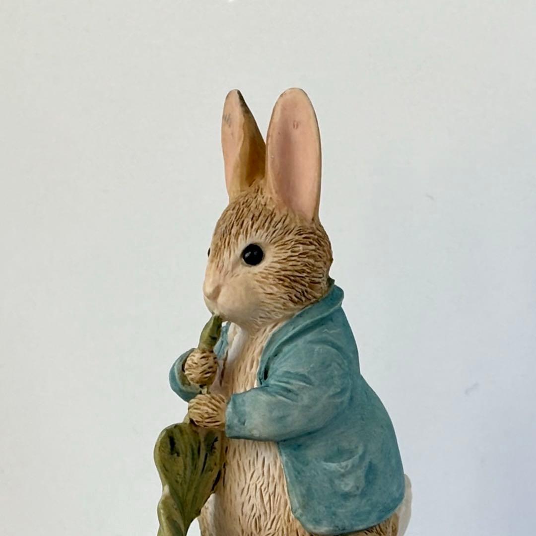 ピーターラビット◆希少【Peter Rabbit Eating Luttuce】