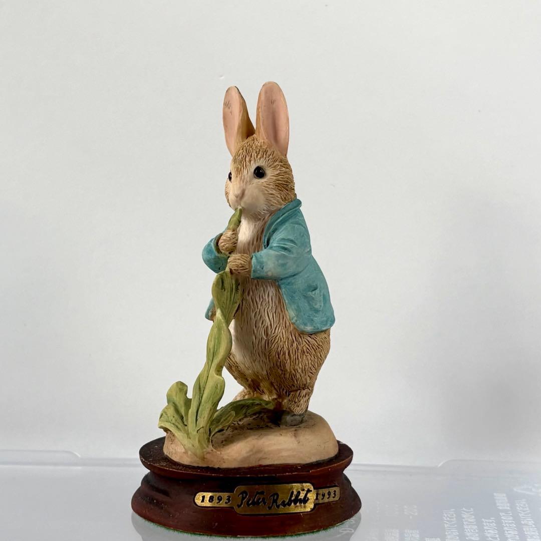 ピーターラビット◆希少【Peter Rabbit Eating Luttuce】