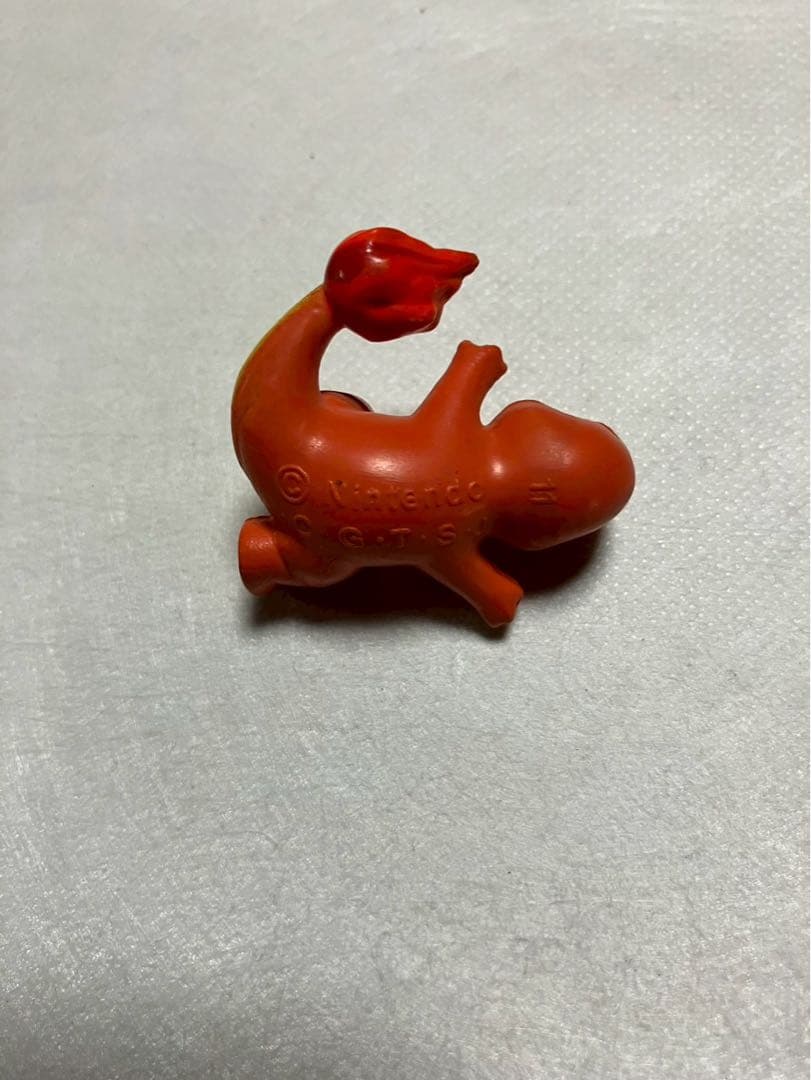 希少　顔違い　TOMY製 ポケモン モンスターコレクション 初期　ヒトカゲ
