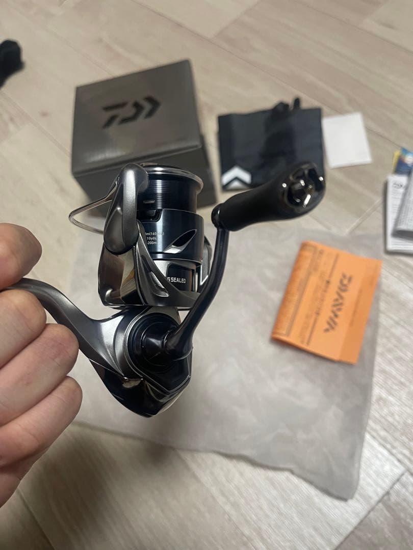 ヤ*カ様 ⭐︎ 新品未使用　おまけあり　ダイワ　カルディア　FC LT2000S