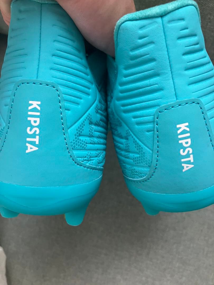 Kipsta青いサッカーシューズ・スパイク 海外購入品