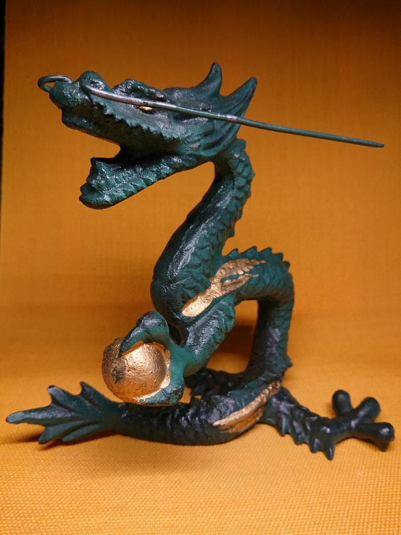 【美品】龍　昇龍　金属　オブジェ　置物　インテリア　工芸品　美術品　A3331