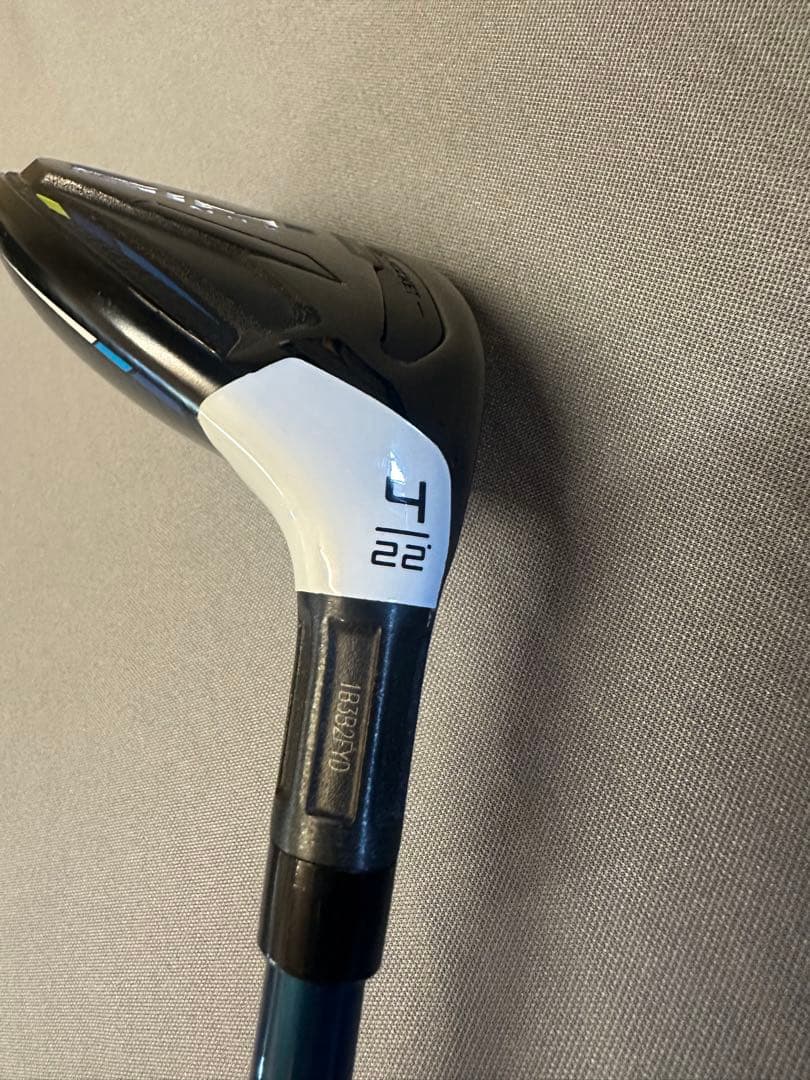 TaylorMade 純正4番ユーティリティ（22度）