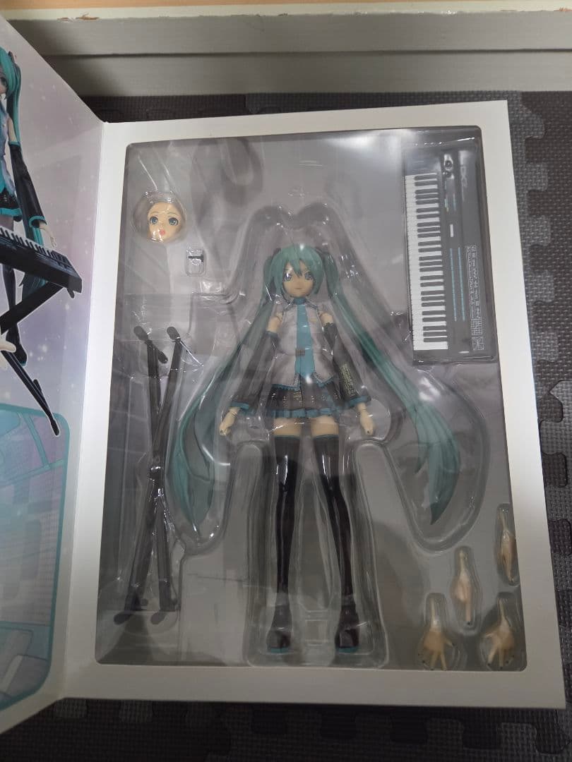 REAL ACTION HEROES 初音ミク -Project DIVA- F